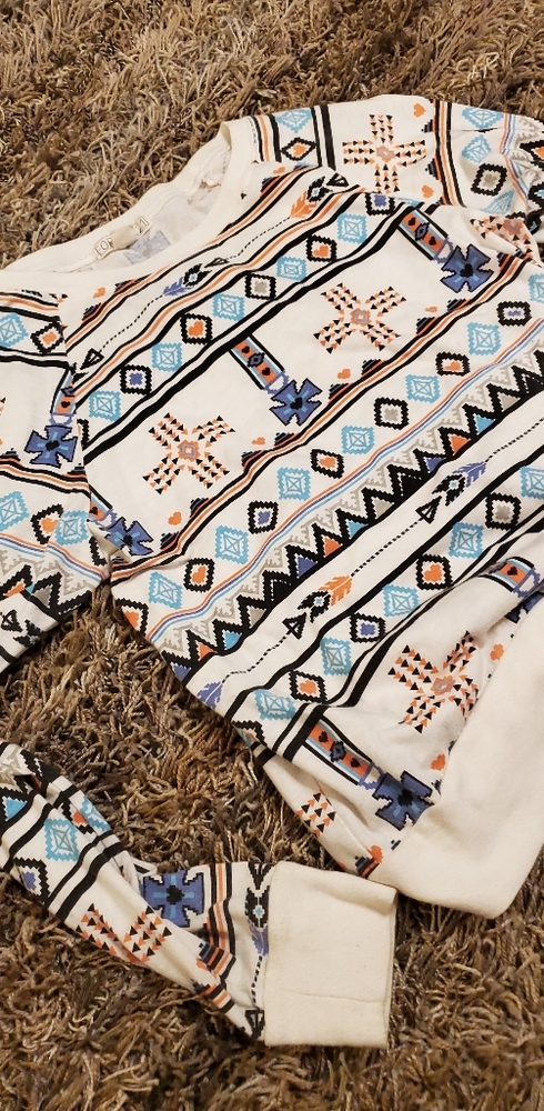 FOREVER 21 cropped shirt